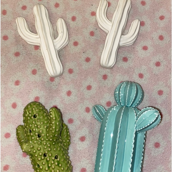 Unbranded Other - Ceramic cactus lot of 4 New wot western south west decor figurines Navaho